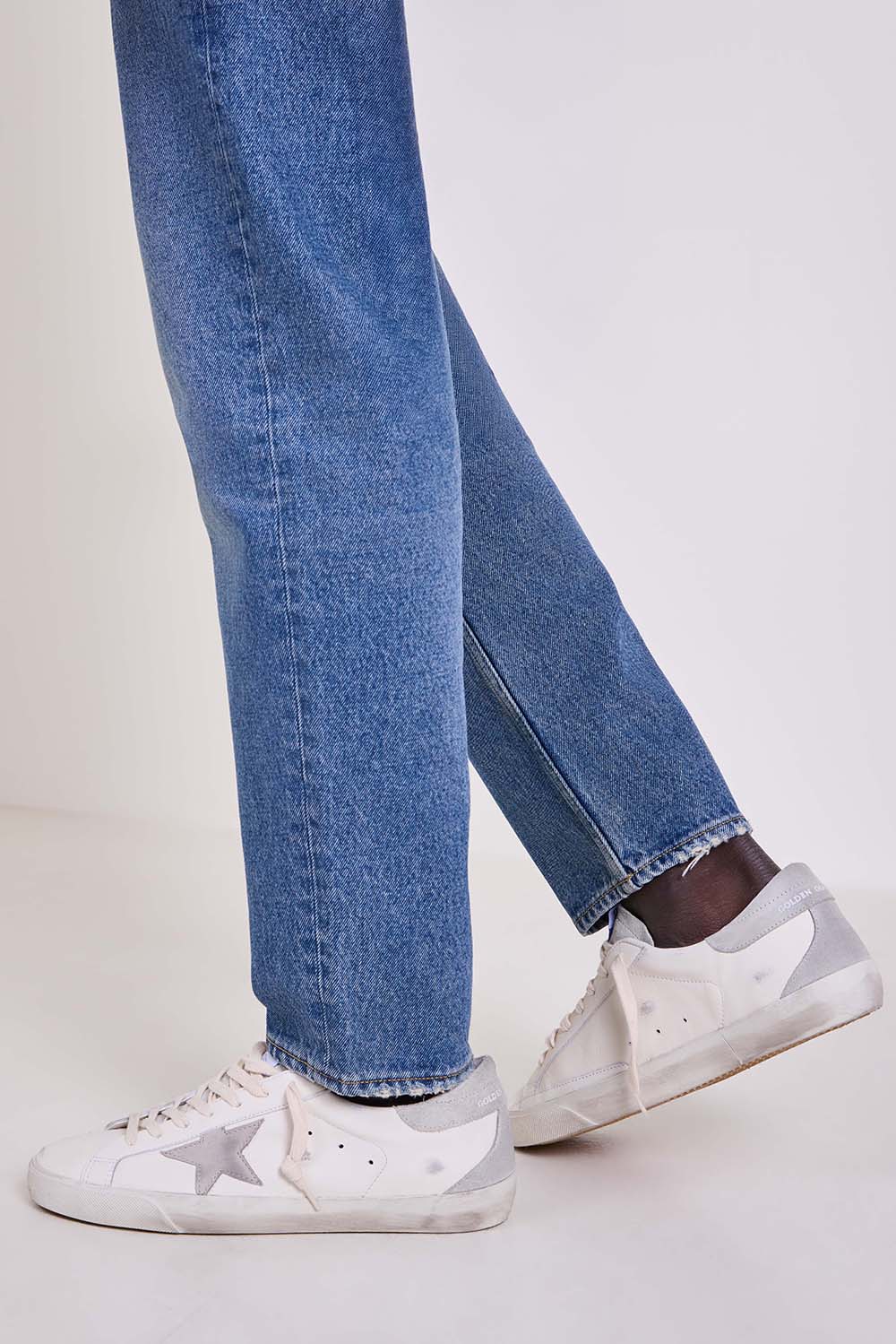 תמונת כל הלוק של סניקרס